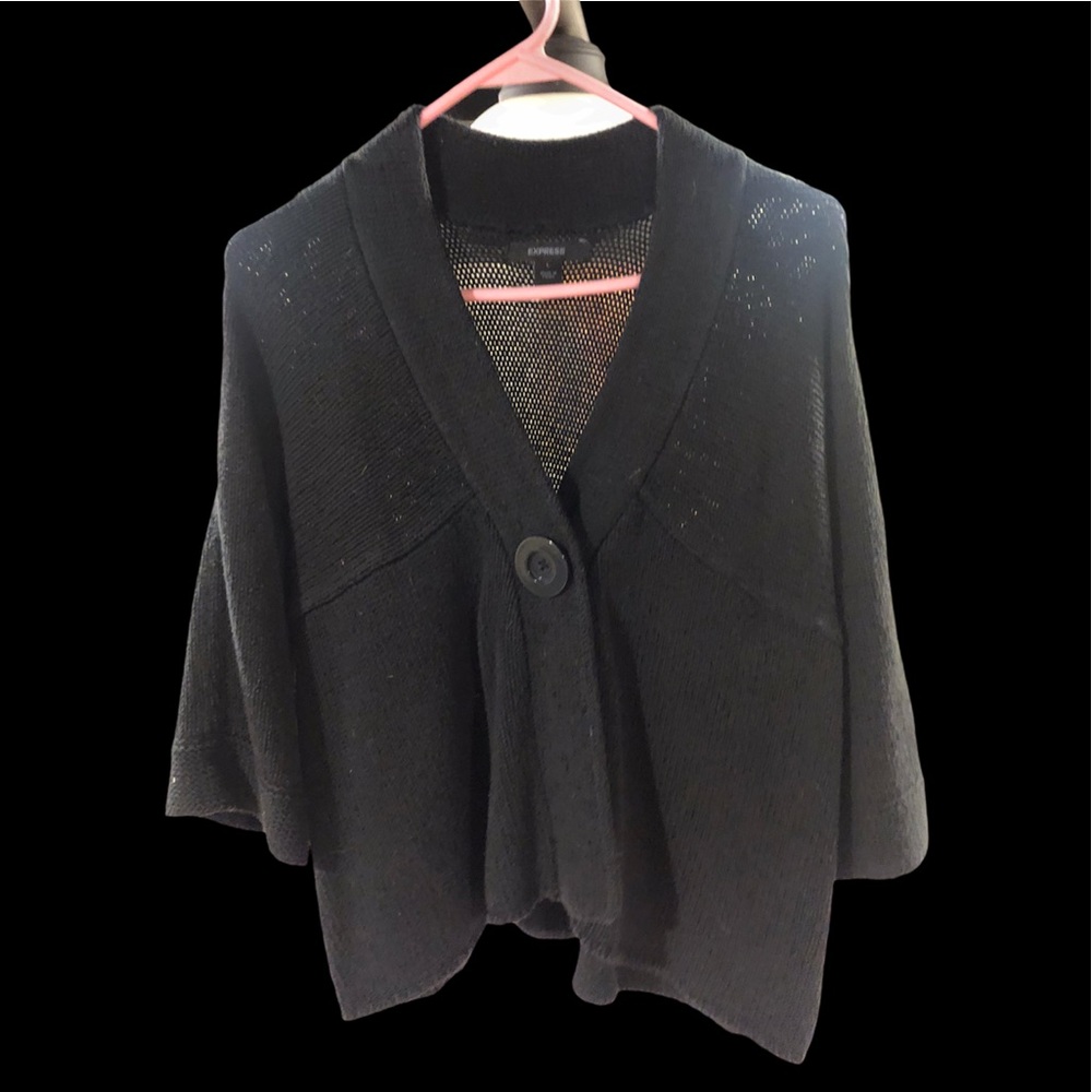 Black 3/4 sleeve sweater